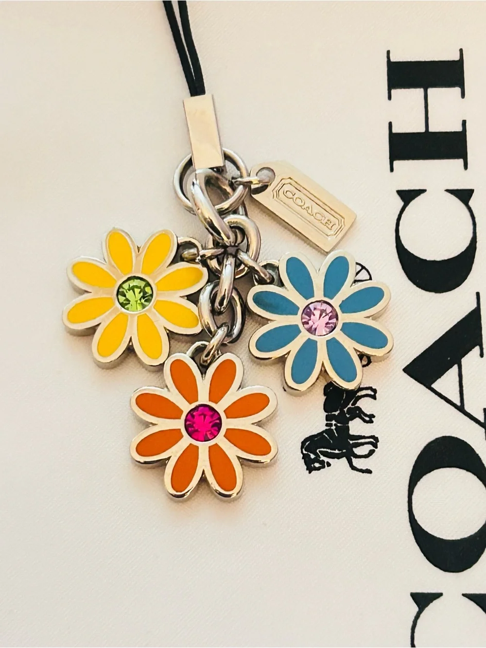 RARE NWOT Coach Y2K Flower Keychain/ Bag Charmkò